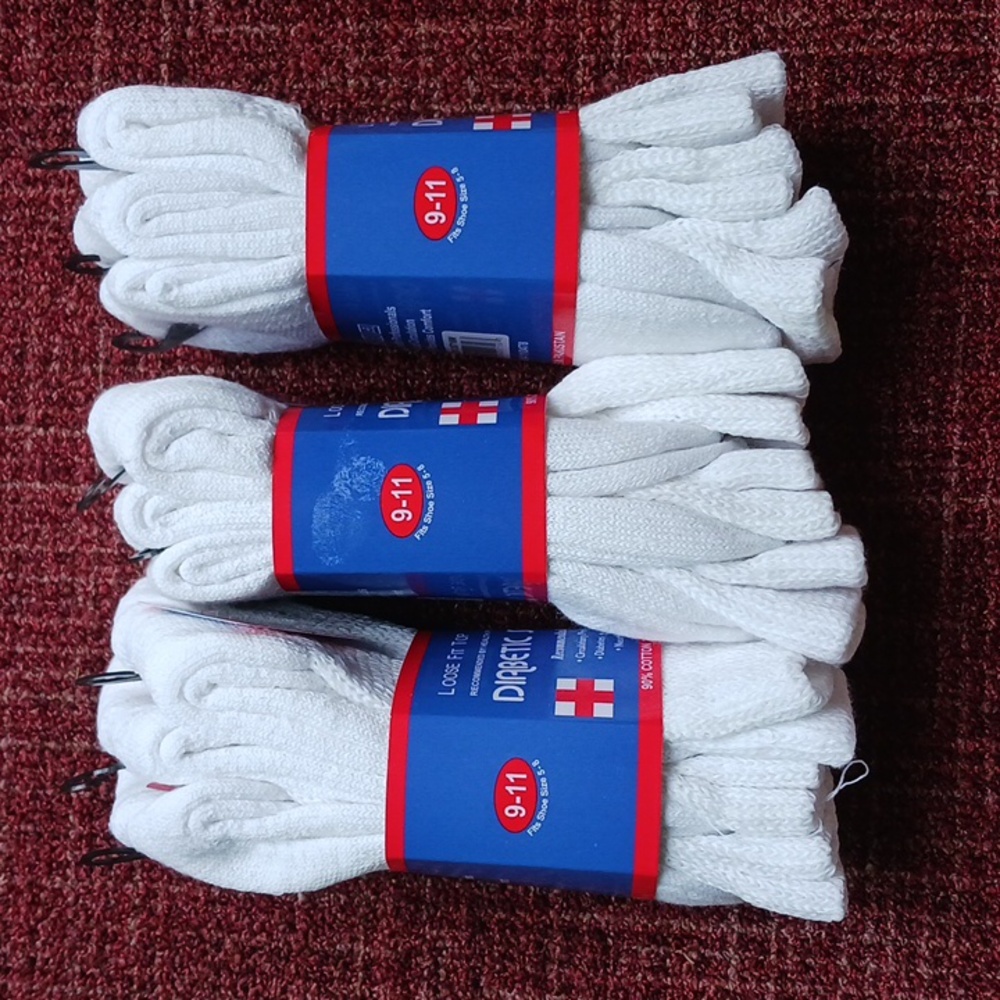 Diabetic Socks Loose Fit Top - White - Picture 2 of 5